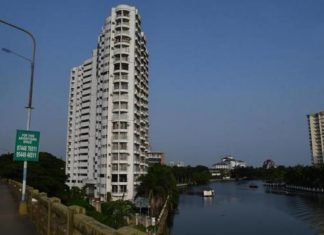 തീരദേശ പരിപാലന നിയമ ലംഘനം; ഫ്ലാറ്റുകൾ പൊളിച്ചു നീക്കണമെന്ന ഉത്തരവിനെതിരെ സുപ്രീം കോടിതയെ സമീപിക്കാൻ തീരുമാനം