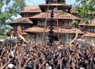 ഉപചാരം ചൊല്ലിപ്പിരിഞ്ഞു ദേവിമാർ