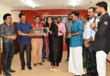 പ്രവാസി മലയാളി കൂട്ടായ്മയില് ആല്ബം ഒരുങ്ങുന്നു.