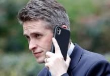 രഹസ്യവിവരങ്ങൾ ചോർത്തിയ ഇഗ്ളീഷ് മന്ത്രി പുറത്ത്