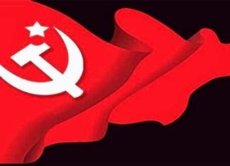 തൊഴിൽ പ്രശ്നം,പാചക വാതക സിലിണ്ടറുകളുമായി എത്തിയ ലോറികൾ സിപിഎെഎം പ്രവർത്തകർ തടഞ്ഞു; വാഹനത്തിൽ കൊടി നാട്ടി