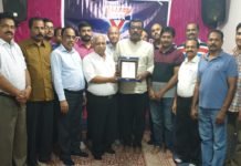 ഡോ. ജിനു സഖറിയ ഉമ്മനെ ആദരിച്ചു.