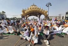 വിവാദ കാര്ഷിക ബില്ലിനെതിരായ പ്രക്ഷോഭം, കർഷകർ നിരാഹാരമിരിക്കുന്നു