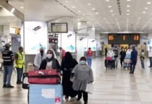 യാത്രക്കാരുടെ രണ്ട് പിസിആർ പരിശോധന ചെലവ് വിമാന കമ്പനികൾ നൽകണം. യാത്രക്കാർ ടിക്കറ്റ് നിരക്കിനൊപ്പം 50 ദിനാർ അധികമായി നൽകണം