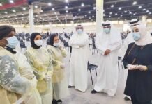 അവധി ദിവസങ്ങളിൽ വാക്സിനേഷൻ കേന്ദ്രങ്ങൾ പ്രവർത്തിക്കാതിരുന്നതിനെതിരെ രൂക്ഷ വിമർശനം