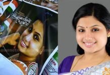 യു.ഡി.എഫ് സ്ഥാനാർത്ഥിയുടെ പോസ്റ്ററുകള് ആക്രിക്കടിയില്