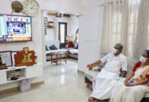 ലീഡ് നിലയിലും താരമായി ടീച്ചറമ്മ