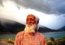 സുന്ദര്ലാല് ബഹുഗുണ കോവിഡ് ബാധിച്ച് മരിച്ചു