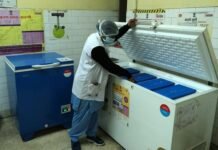 ഇന്ത്യ 300 ദശലക്ഷം ഡോസ് കൊറോണ വാക്സിൻ നിർമ്മിക്കാൻ കരാർ ഒപ്പിട്ടു