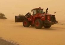 കുവൈത്തിൽ മോശം കാലാവസ്ഥയെ തുടർന്ന് മണലിൽ പെട്ടുപോയ 35 വാഹനങ്ങൾ അഗ്നിശമനസേന പുറത്തെടുത്തു