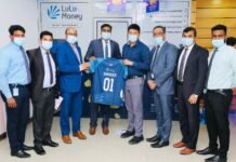 പുതുജഴ്സിയുമായി ലുലു മണി ക്രിക്കറ്റ് ടീം ഇനി കളത്തിലിറങ്ങും