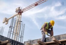 പകൽ സമയത്തെ പുറംതൊഴിൽ നിയന്ത്രണം; ഒരു മാസത്തിനിടെ രേഖപ്പെടുത്തിയത് 879 നിയമ ലംഘനങ്ങൾ