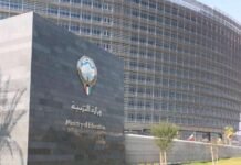 കുവൈത്തിന് പുറത്ത് കുടുങ്ങിക്കിടക്കുന്ന 650 പ്രവാസി അധ്യാപകരെ തിരിച്ചെത്തിക്കുന്നതിനായി വിദ്യാഭ്യാസ മന്ത്രാലയം വിസകൾ തയ്യാറാക്കുന്നു