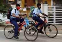 സംസ്ഥാനത്ത് സ്കൂൾ തുറക്കൽ; കരട് മാർഗ്ഗ രേഖ അനുസരിച്ച് ഒരു ബഞ്ചിൽ രണ്ടുപേർ