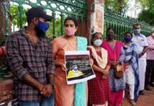 ദത്ത് വിവാദം: അനുപമ സമര്പിച്ച ഹേബിയസ് കോര്പസ് പിന്വലിക്കണമെന്നും ഇല്ലെങ്കില് തള്ളുമെന്നും ഹൈക്കോടതി