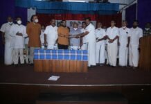 മെഹ്ബൂബെ മില്ലത്ത് ചാരിറ്റബിൾ ട്രസ്റ്റ് നടത്തുന്ന സന്നദ്ധ പ്രവർത്തനങ്ങൾക്ക് ധനസഹായം കൈമാറി ഐഎംസിസി കുവൈത്ത്