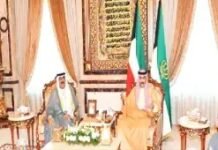 പ്രധാനമന്ത്രി, പാര്ലമെന്റ് സ്പീക്കര് എന്നിവർ കുവൈത്ത് അമീറുമായി കൂടിക്കാഴ്ച നടത്തി