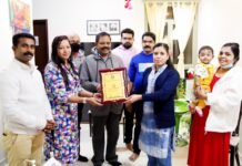 കിയ സജീവഅംഗം അഞ്ചു സ്മിജിത്തിന് യാത്രയയപ്പ് നല്കി