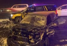 അൽ-വഫ്രയിൽ വാഹനാപകടം; യുവതിക്കും കുവൈത്ത് സ്വദേശിക്കും ഗുരുതരമായി പരിക്കേറ്റു