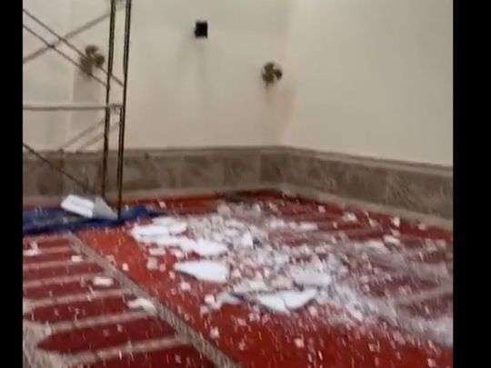 kuwaiti-worshippers-survive-a-partial-mosque-collapse-0-22-04-28-05-04-52