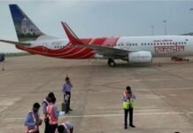 മസ്കറ്റ്-കൊച്ചി എയര് ഇന്ത്യ എക്സ്പ്രസ് വിമാനത്തില് പുക,യാത്രക്കാരെ അടിയന്തരമായി ഒഴിപ്പിച്ചു