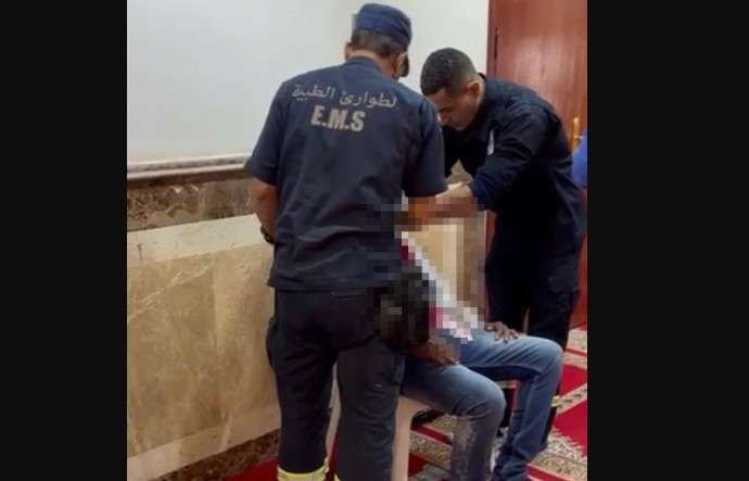 an-indian-attempted-suicide-inside-a-mosque-0-22-12-05-08-12-07