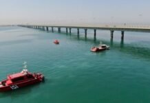 ഷെയ്ഖ് ജാബർ പാലത്തിൽ നിന്ന് ചാടി ആത്മഹത്യക്ക് ശ്രമിച്ച പെൺകുട്ടിയെ മറൈൻ സംഘം രക്ഷപ്പെടുത്തി