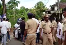 മണർക്കാട് യൂത്ത് കോൺഗ്രസ് – ഡിവൈഎഫ്ഐ സംഘർഷം; ലാത്തി വീശി പൊലീസ്