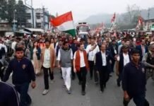 രാഹുൽ ഗാന്ധിയുടെ യാത്ര ഗുവാഹത്തിയിൽ തടഞ്ഞ് പൊലീസ്; ബാരിക്കേഡ് പൊളിച്ച് പ്രവർത്തകർ, ലാത്തി വീശി പൊലീസ്