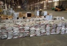 പുകയില നിറച്ച രണ്ട് കണ്ടെയ്നറുകൾ ഷുവൈഖ് തുറമുഖത്ത് വച്ച് കുവൈറ്റ് കസ്റ്റംസ് പിടികൂടി