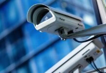 മൂന്നു വയസായ മകനെ മടിയിലിരുത്തി വാഹനമോടിച്ചു; മലപ്പുറം സ്വദേശിയുടെ ലൈസൻസ് സസ്പെൻഡ് ചെയ്തു