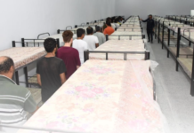 മൊബൈൽഫോൺ ഒളിപ്പിക്കാൻ പൈപ്പുകൾ നശിപ്പിച്ചു; നാടുകടത്തൽ കേന്ദ്രത്തില് കഴിയുന്നയാളെ പിടികൂടി