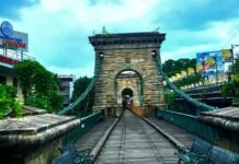 കൊല്ലത്തെ എഞ്ചിനീയറിങ് വിസ്മയം ; പുനലൂർ തൂക്കുപാലം