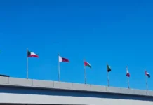 കുവൈറ്റിലുടനീളം ജിസിസി പതാകകൾ ഉയർത്തി