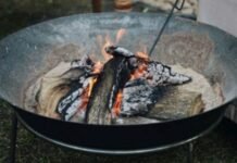 കൽക്കരിപ്പുക ശ്വസിച്ച് മൂന്ന് വീട്ടുജോലിക്കാർ മരിച്ചു