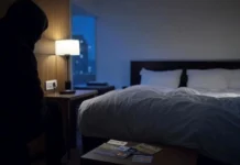 സാൽമിയ ഹോട്ടലിൽ നിന്ന് 2000 ഡോളറും ബാങ്ക് കാർഡുകളും മോഷണം പോയതായി പ്രവാസി