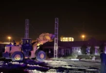 മുനിസിപ്പാലിറ്റി താൽക്കാലിക പരിപാടി ഹാളുകൾ നീക്കംചെയ്യാൻ തുടങ്ങി