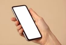 തടവിലുള്ള ഭര്ത്താവിന് മൊബൈൽ ഫോൺ എത്തിച്ചു നൽകിയ ഭാര്യ അറസ്റ്റിൽ