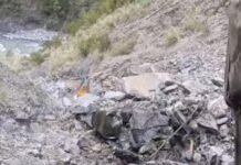 ജമ്മു-കശ്മീരിൽ സൈനിക വാഹനം കൊക്കയിലേക്ക് മറിഞ്ഞ് മൂന്ന് സൈനികർ മരച്ചു