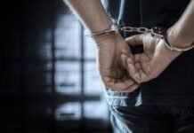 വിരമിച്ചശേഷവും കൈക്കൂലി വാങ്ങിയ മുൻ വില്ലേജ് അസിസ്റ്റന്റും സഹപ്രവർത്തകനും അറസ്റ്റിൽ