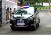 റവാഡ ചന്ദ്രശേഖര് രാജ്ഭവനിലെത്തി; ഗവര്ണറുമായി കൂടിക്കാഴ്ച