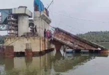 കൊയിലാണ്ടിയിൽ നിർമാണത്തിലിരുന്ന പാലം തകർന്നു വീണു