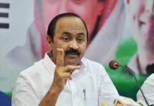 ‘മുഖ്യമന്ത്രി ഞങ്ങളെ പഠിപ്പിക്കേണ്ട, പോയി കണ്ണാടിയിൽ നോക്കിയാൽ മതി; ലൈംഗിക ആരോപണങ്ങളിൽപ്പെട്ട 2 പേർ മന്ത്രിസഭയിലുണ്ട്’ ;വി ഡി സതീശൻ