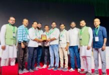 ‘വാട്സാപ്പ് സ്റ്റാറ്റസ് വ്യൂ’ കോണ്ടസ്റ്റ്: വിജയിക്ക് മൊമന്റോ നൽകി ആദരിച്ചു