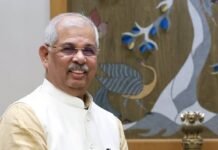 ‘ശബരിമലയിലെ നിലപാട് മാറ്റം സര്ക്കാര് ജനങ്ങളോട് തുറന്ന് പറയണം’; അയ്യപ്പ സംഗമത്തെ വിമര്ശിച്ച് ഗവര്ണര്