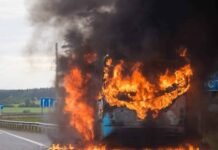 സൗദിയിൽ ഇന്ത്യയിൽ നിന്നുള്ള ഉംറ തീർത്ഥാടകർ സഞ്ചരിച്ചിരുന്ന ബസ്സിന് തീപിടിച്ചു; 42 മരണം