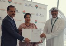 കുവൈറ്റിലെ കനേഡിയൻ കോളേജിൽ ഇന്ത്യൻ ബുക്ക് കോർണർ ഉദ്ഘാടനം ചെയ്തു