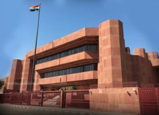 കുവൈറ്റിലെ ഇന്ത്യൻ പൗരന്മാർക്ക് മുന്നറിയിപ്പ് നൽകി ഇന്ത്യൻ എംബസി