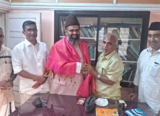 പാളയം ഇമാമിന് നാഷണൽ ലീഗ് സംസ്ഥാന കമ്മിറ്റിയുടെ ആദരം