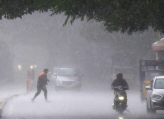 വടക്കൻ കേരളത്തിൽ അതിതീവ്ര മഴ മുന്നറിയിപ്പ്; നാല് ജില്ലകളിൽ റെഡ് അലർട്ട്